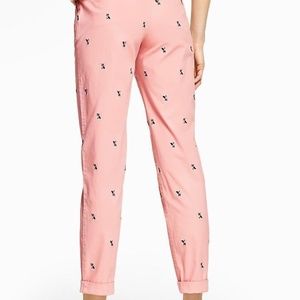 Pink pants with scottie dog print